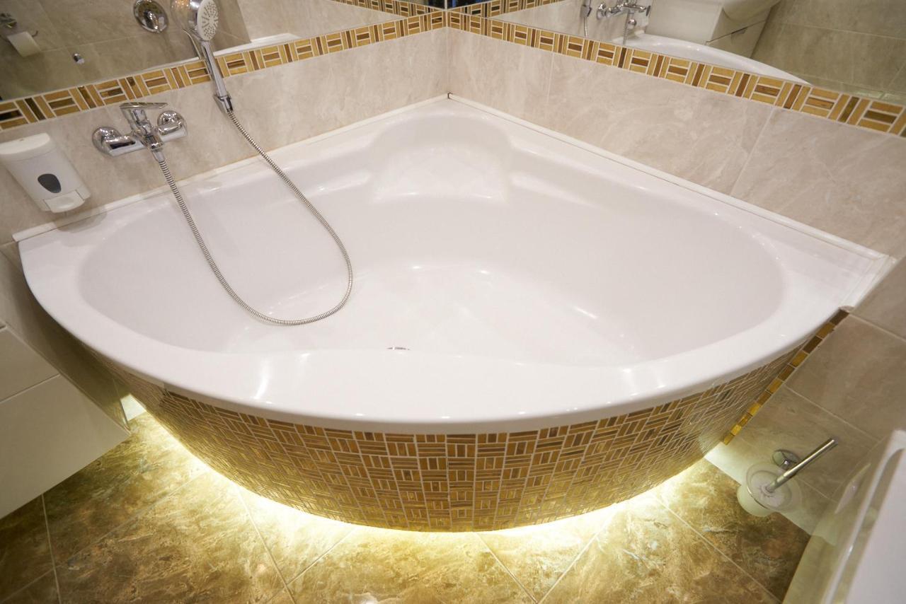 Boutique Apartment Kremenchuk Ngoại thất bức ảnh